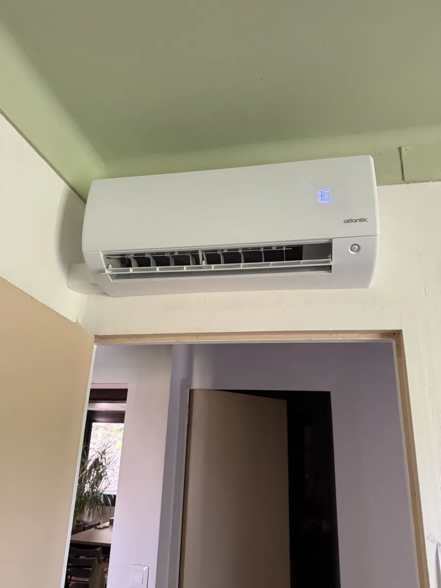 Unité intérieure de climatisation Fujitsu Atlantic installée par Pituello à Toulouse